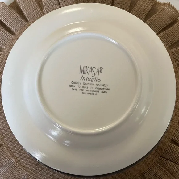Mikasa Garden Harvest Plates 8-3/8”
Set of 10 Plates. Excellent Condition. - Picture 5 of 7
